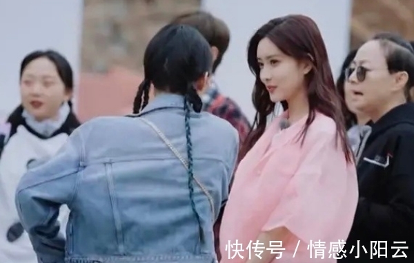 汪苏泷|《桃花坞》13人玩游戏，李雪琴洗碗2小时，只有辣目洋子1人陪伴