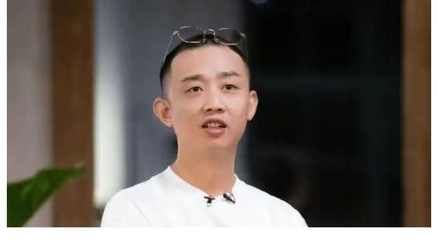 布瑞吉|對55歲的陳小春無禮，這是說唱歌手的通病，還是GAI真的飄了