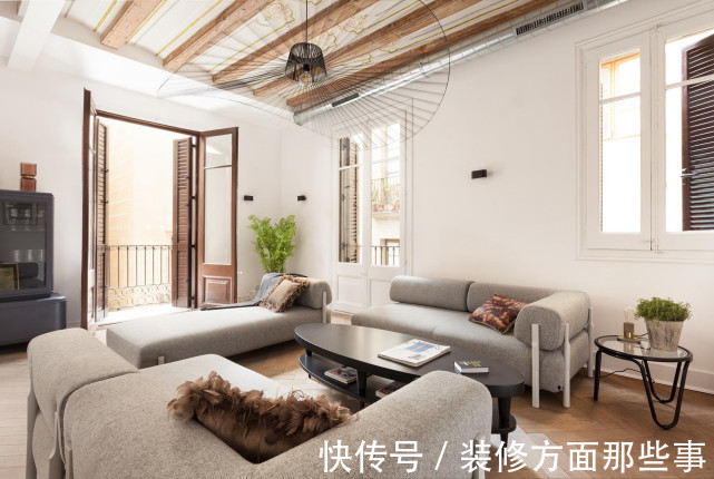 开放式|110平北欧风三居室开放式厨房，造型别致的木质吊顶，质朴清新