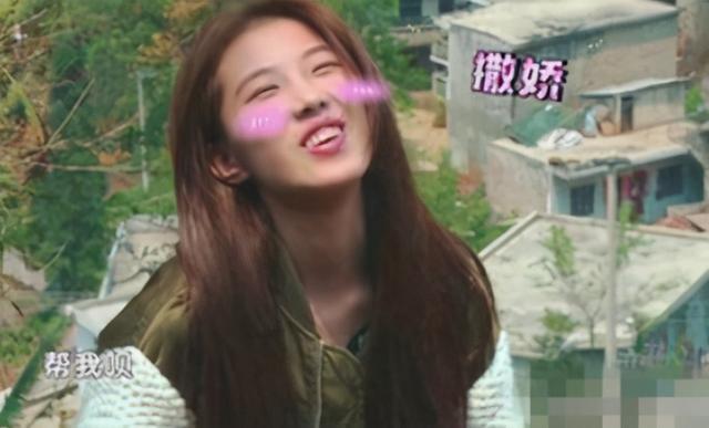 富二代|“巨婴”女孩吃饭还要妈妈喂,参加完《变形记》,如今怎么样了?