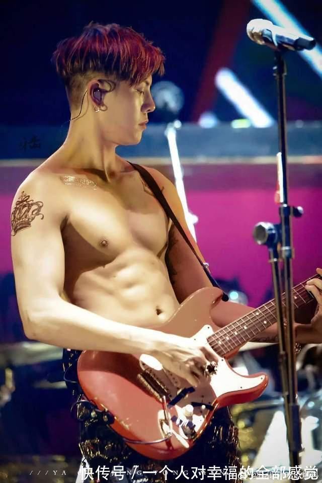 自律|好身材帅哥大赏！盘点娱乐圈自律拥有腹肌的男人们