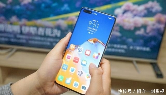 款手机|不吹不黑！预算4000，买iPhone 11和买华为P40哪个更划算？