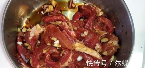 洋葱红萝卜|洋葱和它天生一对,好吃下饭,宁可不吃肉也要吃它,清血管降血糖