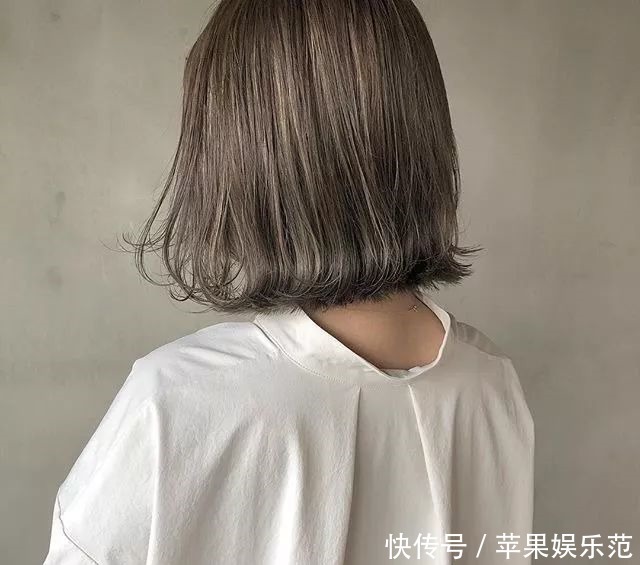 搭配|流行的这些短发发型设计搭配,每一款都很减龄!