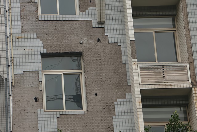 瓷砖|农村红极一时的外墙贴瓷砖,如今为何变少了?和喷漆相比缺点在哪