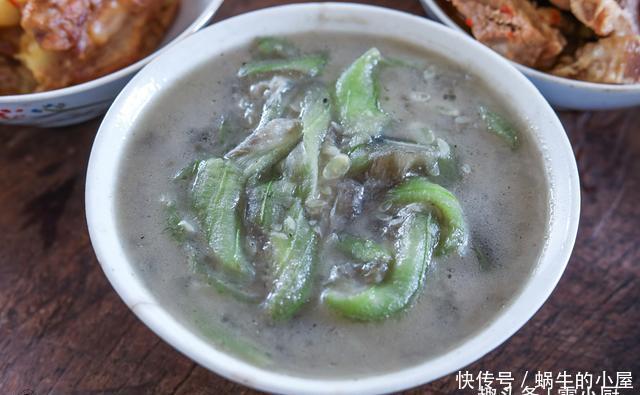 侄女过生日,妈妈早上4点就起床,做了两大桌农家菜,吃嗨了