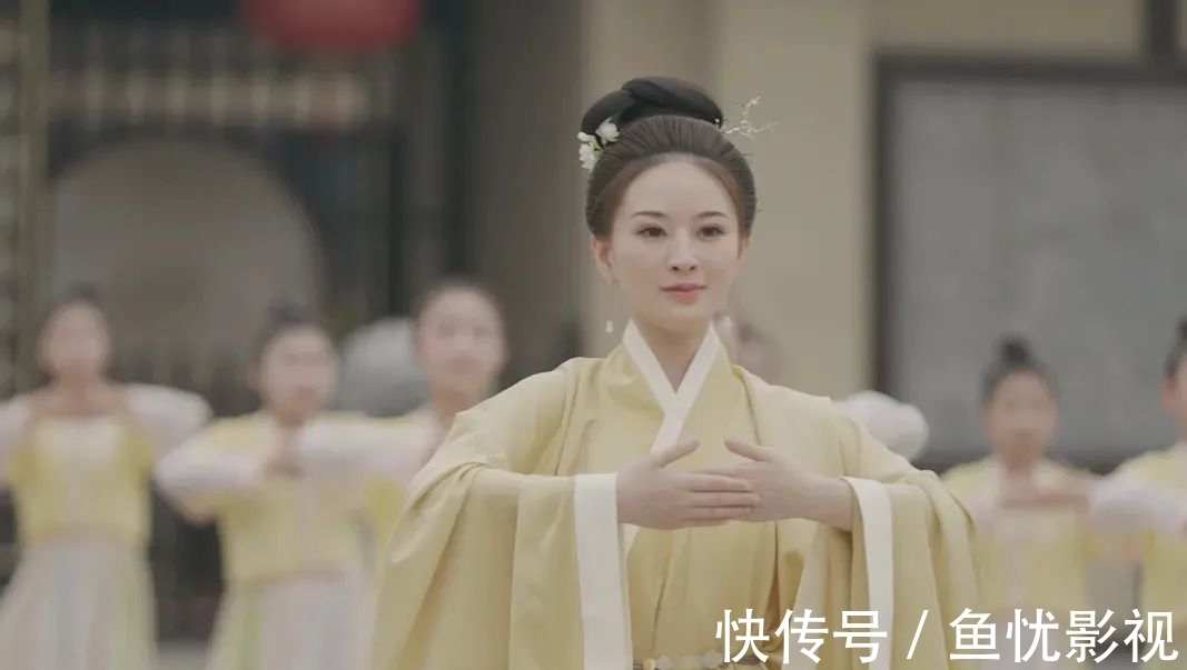 国风运动会|海霞、鲁健……穿上汉服美之极,央视“变”了!