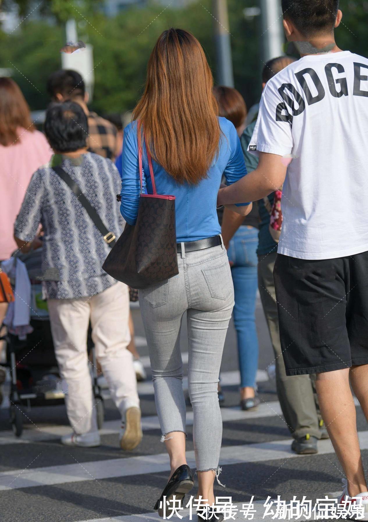洋气|牛仔裤如何搭配更洋气?选对适合的上衣,带来时髦高级的效果