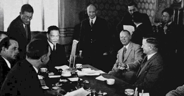 出身高贵|她出身高贵,却嫁给有妻室的穷酸男子,跟随丈夫一起沦为汉奸