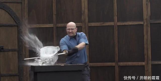 四棱锏&这把老外复原的中国古代四棱锏,威力骇人,测试起来简直太残暴