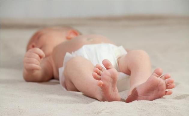 宝宝|0~1岁婴儿宝宝的吃奶量标准 一天几次 每次喂多少