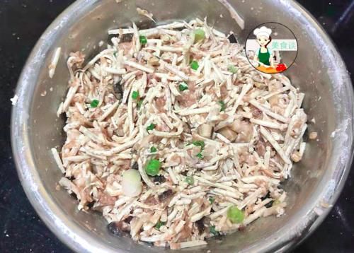  饺子|冬天，萝卜白菜靠边站，用它做馅包饺子，粉糯鲜香营养高，便宜好吃