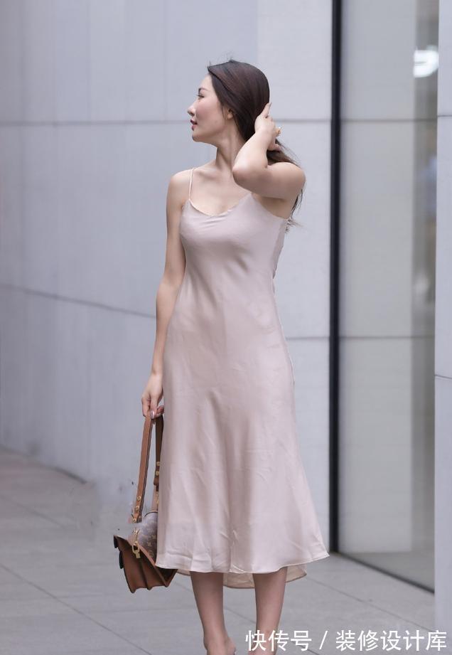 舒适度|米色丝绸长裙，轻薄丝滑提升舒适度，展现女性魅力与风采