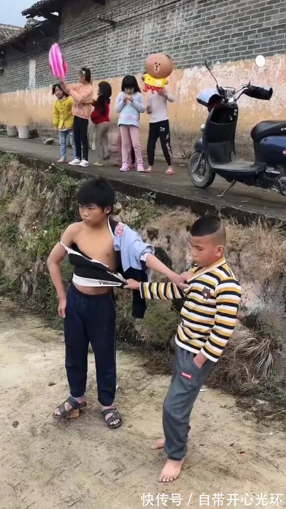 |今日段子:看服饰猜少数名族,看看你猜得对不对!