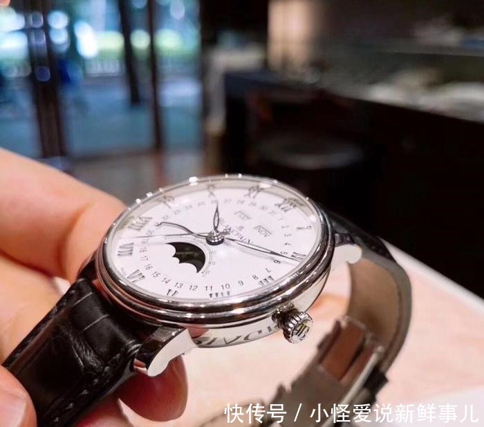 给你十万块！这四款名表选一款带走，不能反悔！你会选择那一块