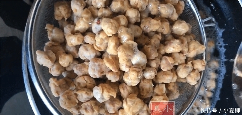 花生|一碗花生米, 打入2个鸡蛋, 做出来比酒鬼花生还香、还酥脆