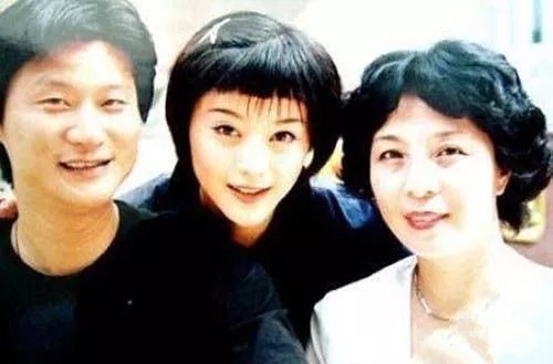 大帅哥|有种遗传叫专挑爸妈的优点长,网友:孩子是照着图纸生的吧