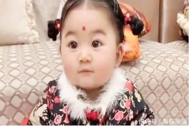 小娃娃|妈妈出差,把闺女交奶奶看几天,回来好像换了个人,像年画里的娃