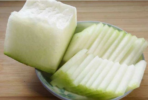 蔬菜|45岁大妈常年高血压，常吃4种蔬菜，再去检查医生都服了