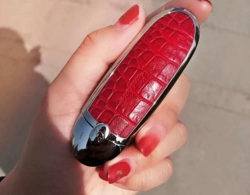 颜色 你的第一只大牌口红是哪个?除了999,90后更喜欢405,不愧是经典