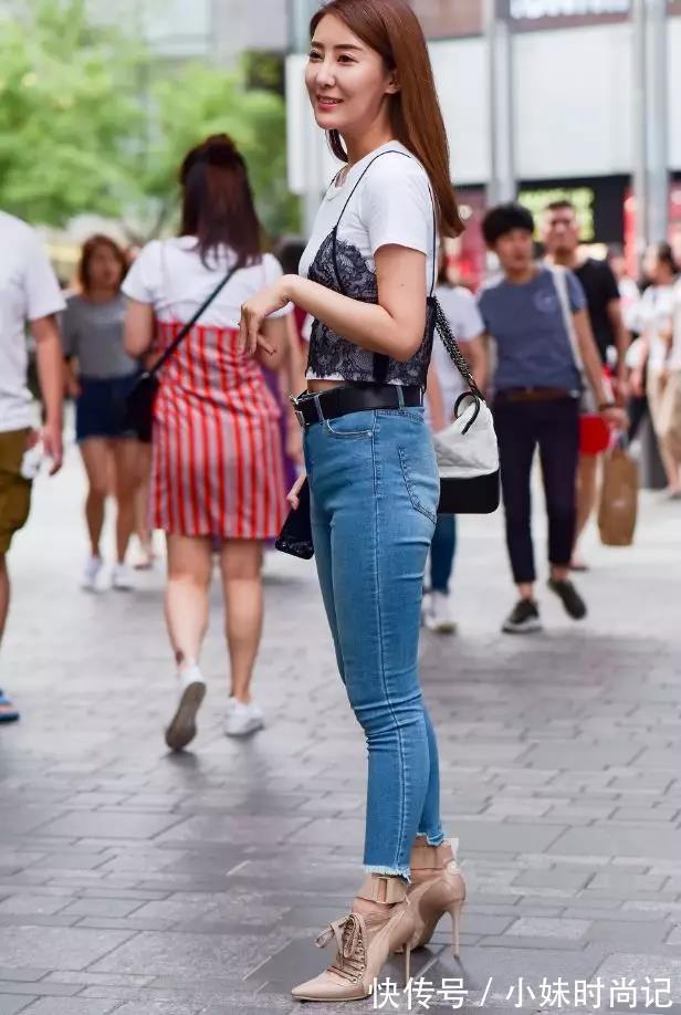 穿搭 街拍路人,大方高贵,个性百搭的穿搭参考,让你展现优雅完美气质