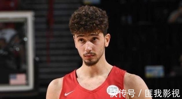 泰斯|2首轮换来15+12猛将！火箭交易又赚了！