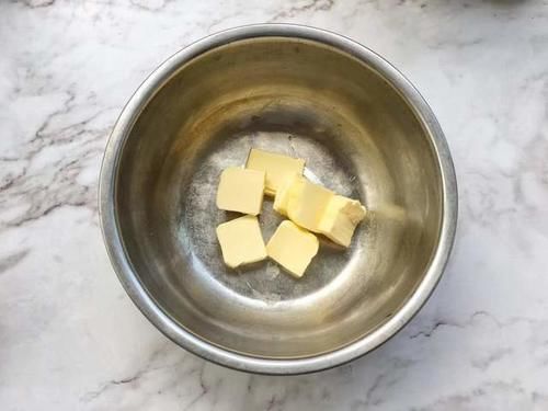 香甜酥脆的红豆沙小酥饼,口感香甜掉渣,孩子一口气可以吃3个