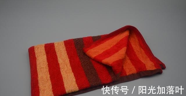 白醋|毛巾用久油腻有异味教你一个清洗技巧,毛巾洗完柔软干净无异味!