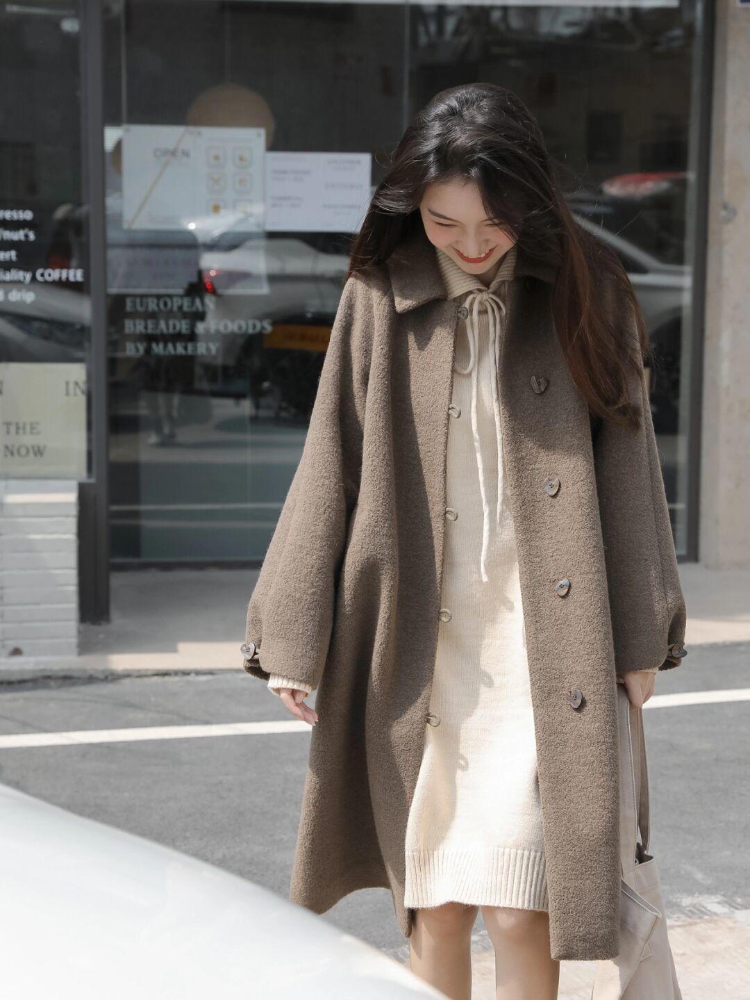 穿搭|秋冬就像一个调色盘,怎么好看怎么穿,绿色毛衣+红色打底衫,复古又时髦!