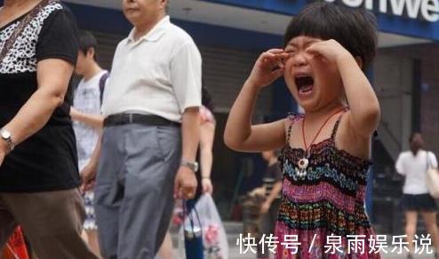 鬼舞步|坏人当众抢娃,反诬陷宝妈是人贩,妈妈的一个做法救了自己和孩子