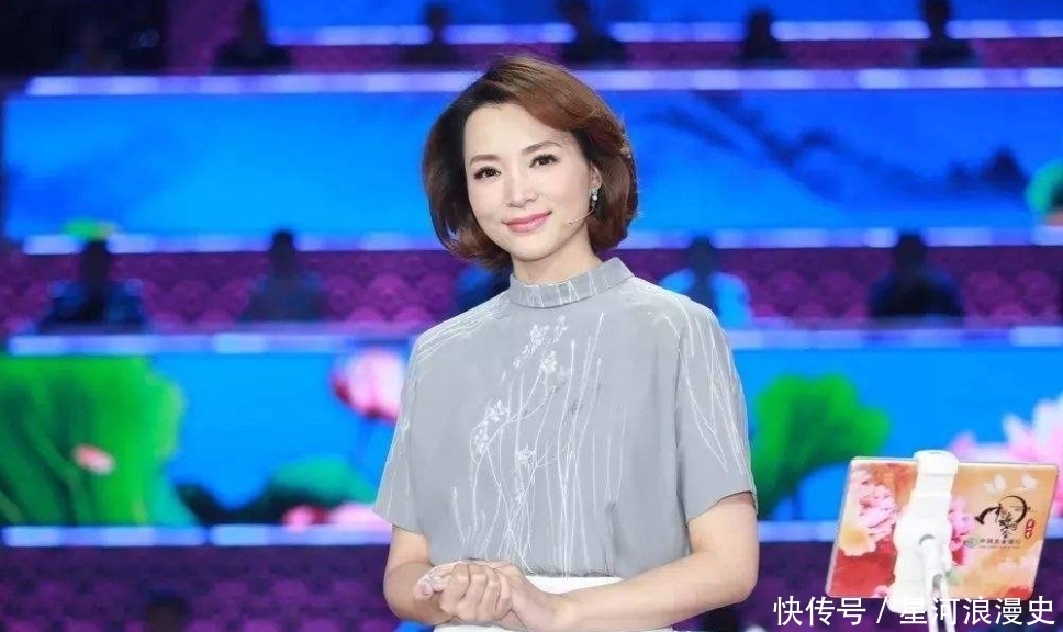 学生喜欢上龙洋主持的《中国诗词大会》,第六季的开场白十分有才