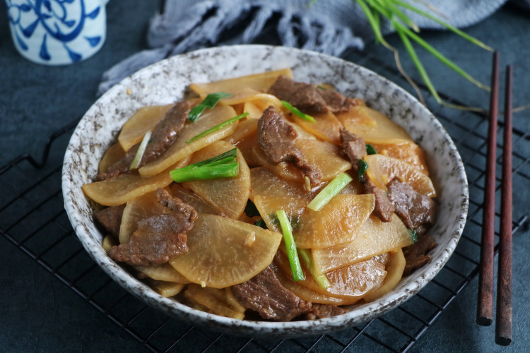 冬天,宁可不吃肉也要吃这素菜,便宜营养,才8毛钱一斤,要多吃