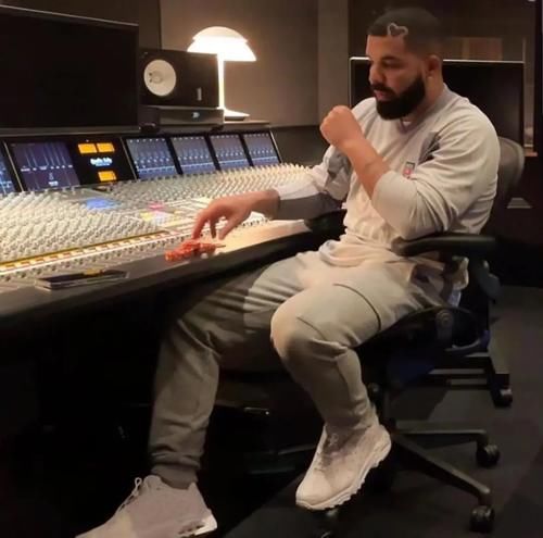 原来他才是真正的“冷门球鞋”收集者！