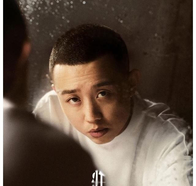 披荆斩棘的哥哥开播纷争不断,GAI护兄弟被喷,连陈小春都敢怼