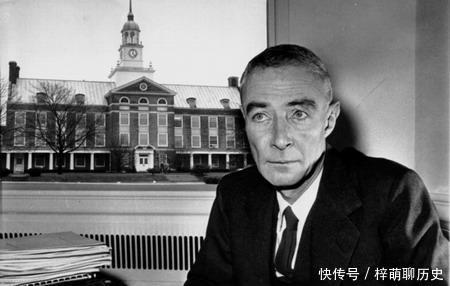 奥本海默|二战美国投下原子弹后,盟国士兵在欢呼,而一位科学家却哭了