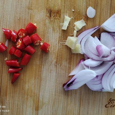 金针菇牛肉条|炖金针菇牛肉条