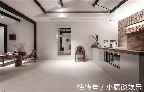 白墙脏了不要用水刷，用不值钱的东西擦一擦，立马洁白如新