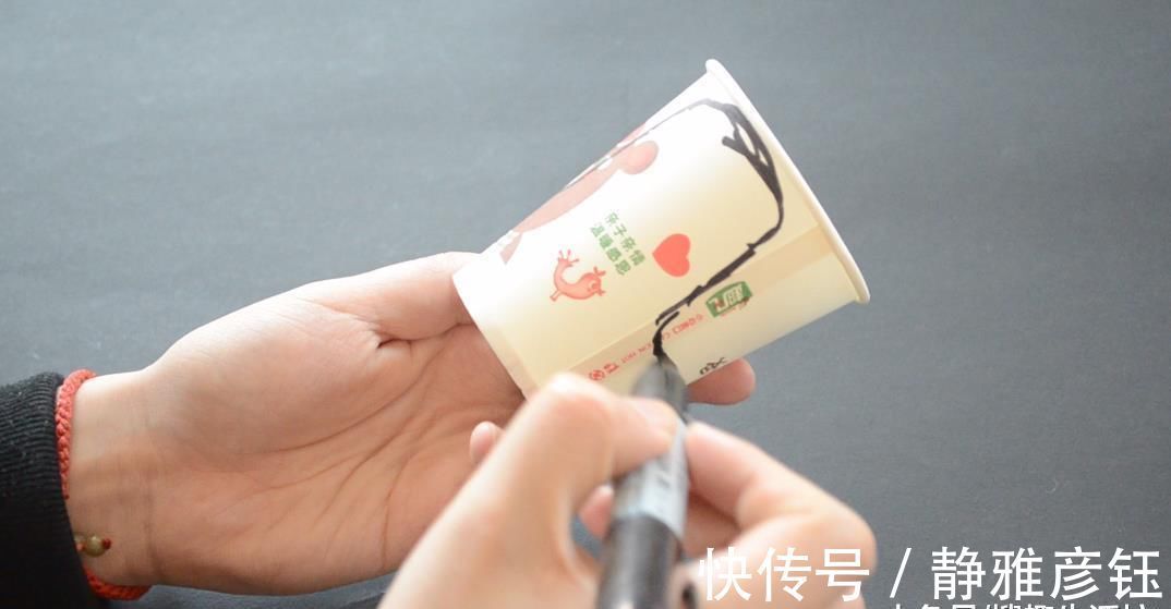 记号|一次性纸杯用完别丢了, 剪几刀, 挂在门把上超实用, 人人见了都夸好