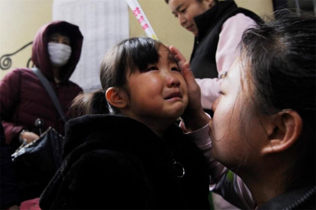 孩子|孩子3岁就得送幼儿园?育儿专家建议:父母送错了,娃会遭罪的