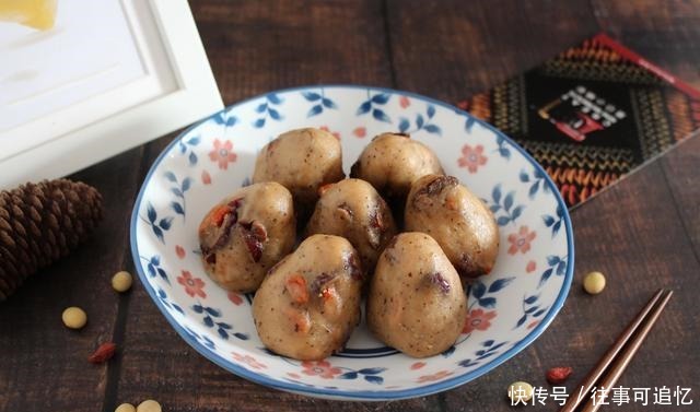 含钙量不输牛奶鸡蛋,常吃润肠通便又健脑,可惜很多人把它扔掉了