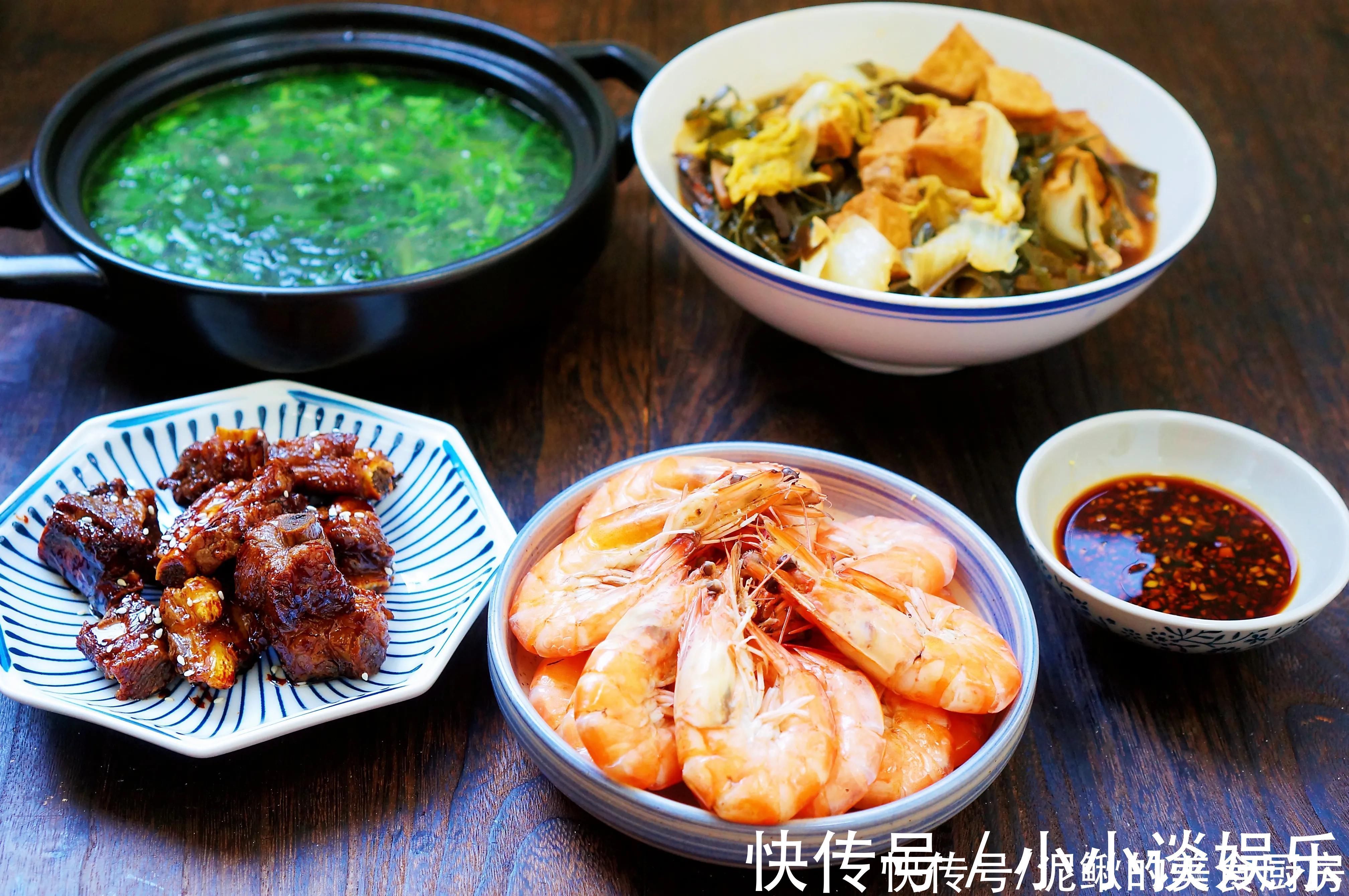家人|晒晒我家的晚餐，荤素搭配，营养丰富味道香，家人都爱吃