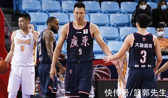库里|7记三分！8记三分！连灭辽宁广东，原帅变身为CBA版库里了