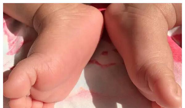 爸妈|寒从脚底生,是真的吗?关于夏季养娃的科普,很多爸妈知道的太晚