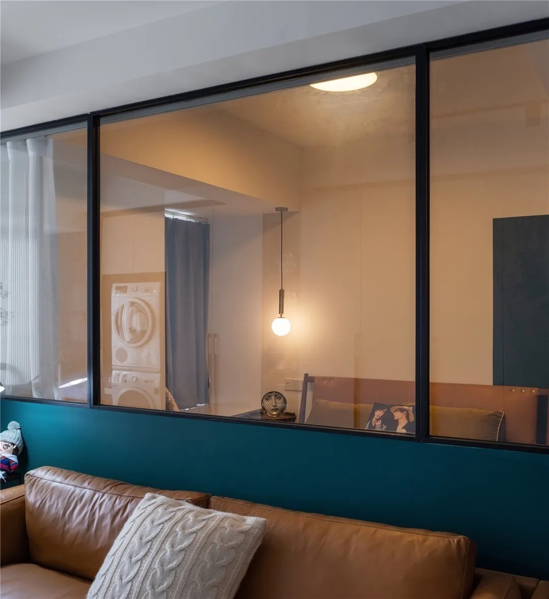 墙面|现代灰遇上复古绿,混搭出的有色之家