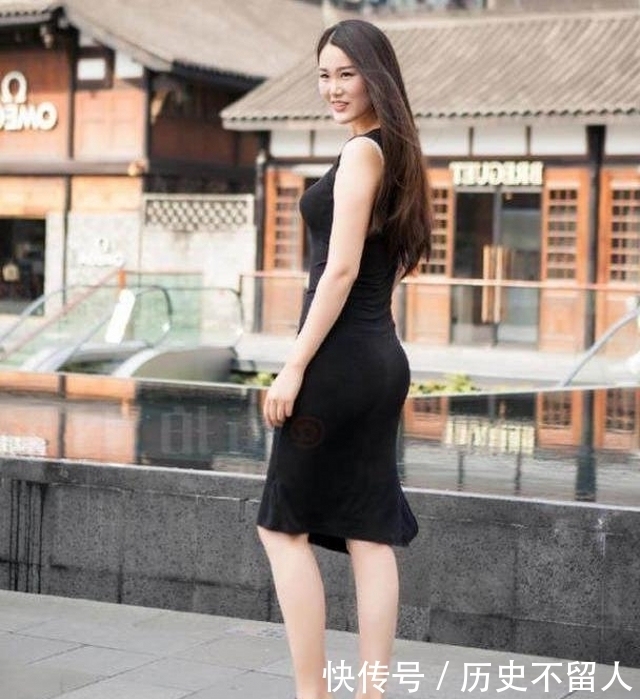 路人街拍,侧拍的小姐姐,身材高挑,毫无瑕疵,简直棒极了