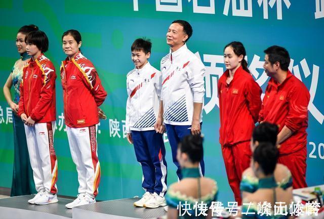 奥运会|颁奖仪式上!有谁注意全红婵举动,情商是真的高,小女孩内外兼修
