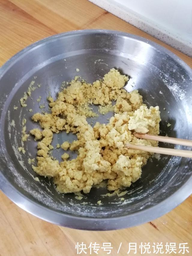 玉米面新吃法,不加油不加糖,不蒸不烙,味道香酥,吃一次还想吃