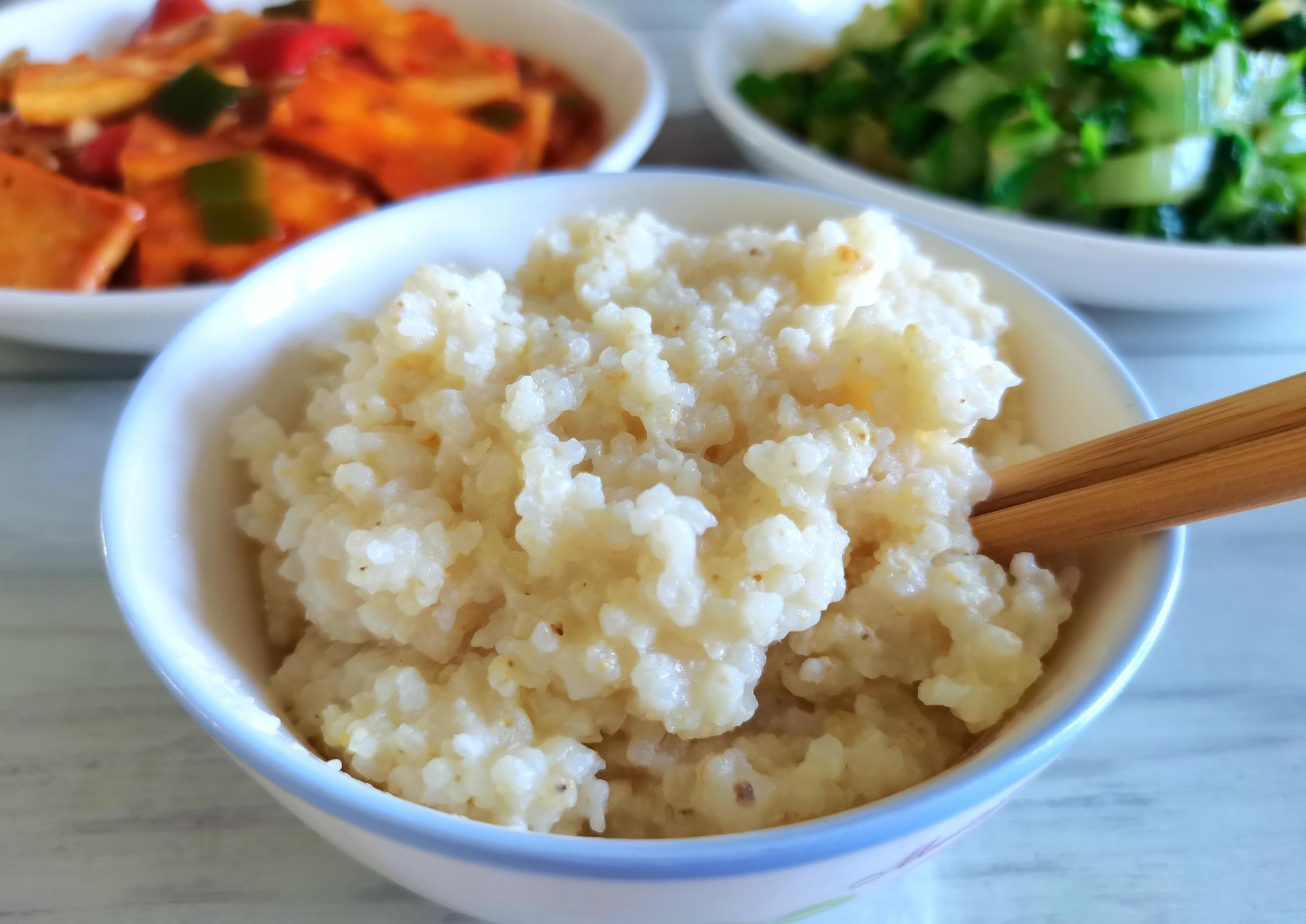 小时候|两人的晚餐很简单,却吃着很香,真的是物以稀为贵