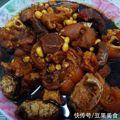 #福气年夜菜#不用炒糖色的黄豆焖猪蹄