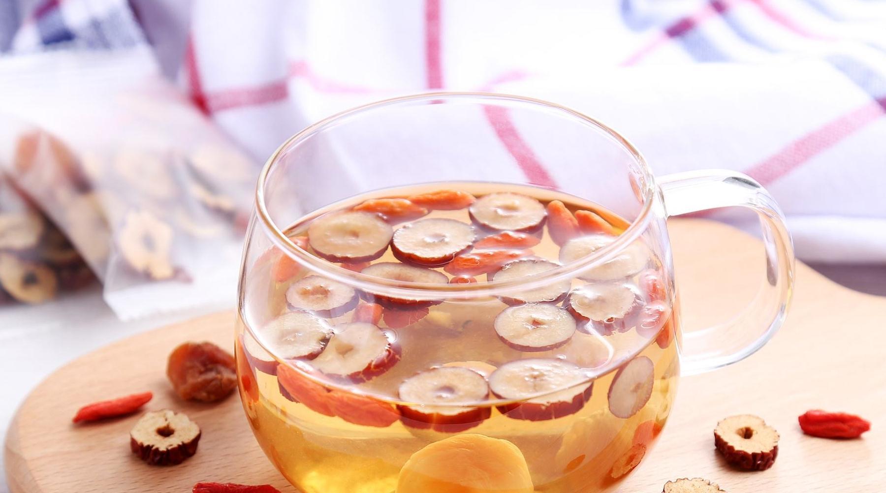 手指甲|不论男女,手指甲有竖纹多吃它,补钙补气血,晚上不失眠